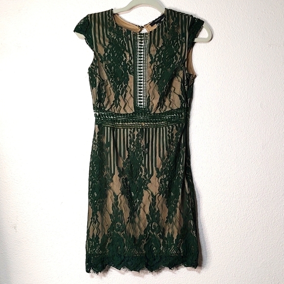 Forever 21 Green and Cream Lace Dress Size S ~ Great for any Holiday Event - Picture 1 of 3